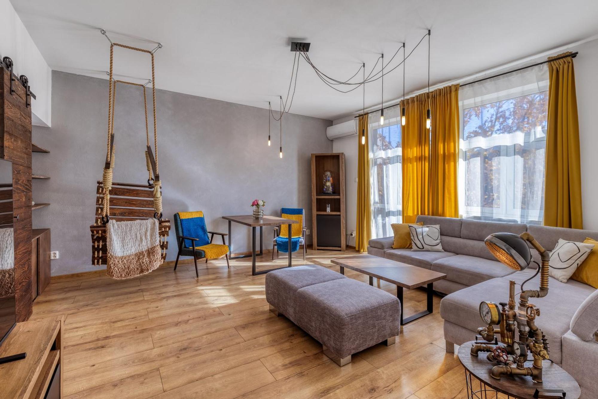 Big 75M2 Next To Opera Building In Direct Centrum, Air-Conditioned, Balcony, 24H Self Checking Banská Bystrica Buitenkant foto